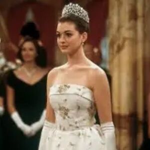 Meet your Posher, Claire